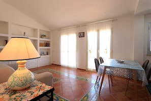 Apartment, 2 Bedrooms, Sea View | Living area