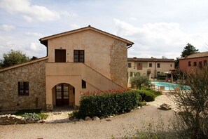 Exterior - Second floor apartment approx 50 sqm 1 bedroom 1 bathroom with shower 4 beds (gambassi terme)