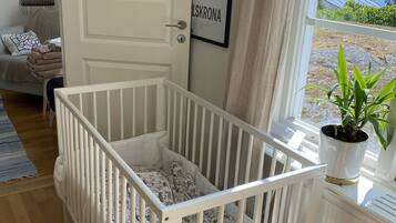 1 Schlafzimmer, Reisekinderbett, kostenloses WLAN, Bettwäsche