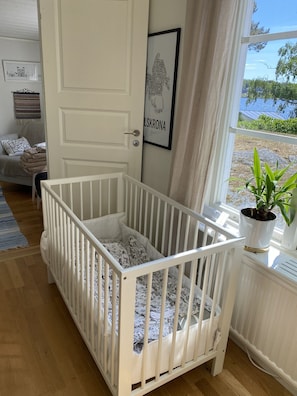 1 Schlafzimmer, Reisekinderbett, kostenloses WLAN, Bettwäsche