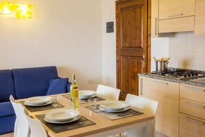 Dining - VIGNA GARDEN (Badesi)