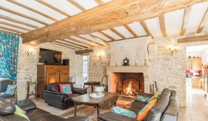 Smart TV, fireplace, DVD player, foosball - Manoir 5 épis 14 pers, park, Normandy (Amayé-Sur-Orne)