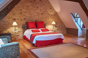 6 Schlafzimmer, Schreibtisch, Bügeleisen/Bügelbrett, kostenloses WLAN