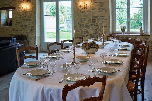 large, upscale, 5-star charming cottage, 475 m2, 15 people