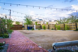 Free self parking - Painted Lady Bed & Brew (Albuquerque)