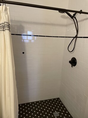Bathroom - Painted Lady Bed & Brew (Albuquerque)