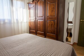 1 bedroom, iron/ironing board, WiFi, bed sheets - SMART TOP (Badesi)