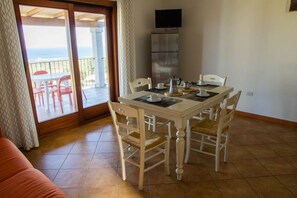 Dining - SMART TOP (Badesi)