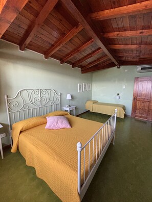 7 chambres, fer et planche à repasser, accès au Wi-Fi (inclus)