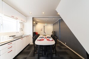 In-room dining - Aoiumi house Korean town (Osaka)