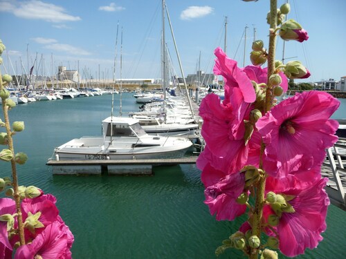 Sand on foot. T2 standing 60 m² + terrace + garage. Linen & linen provided