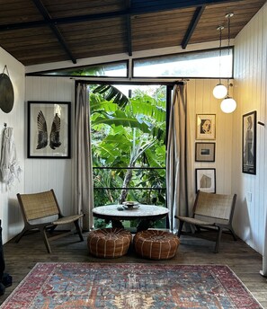 Cabaña superior, 1 cama King size, cocina, vista al jardín | Ropa de cama de alta calidad y edredón 