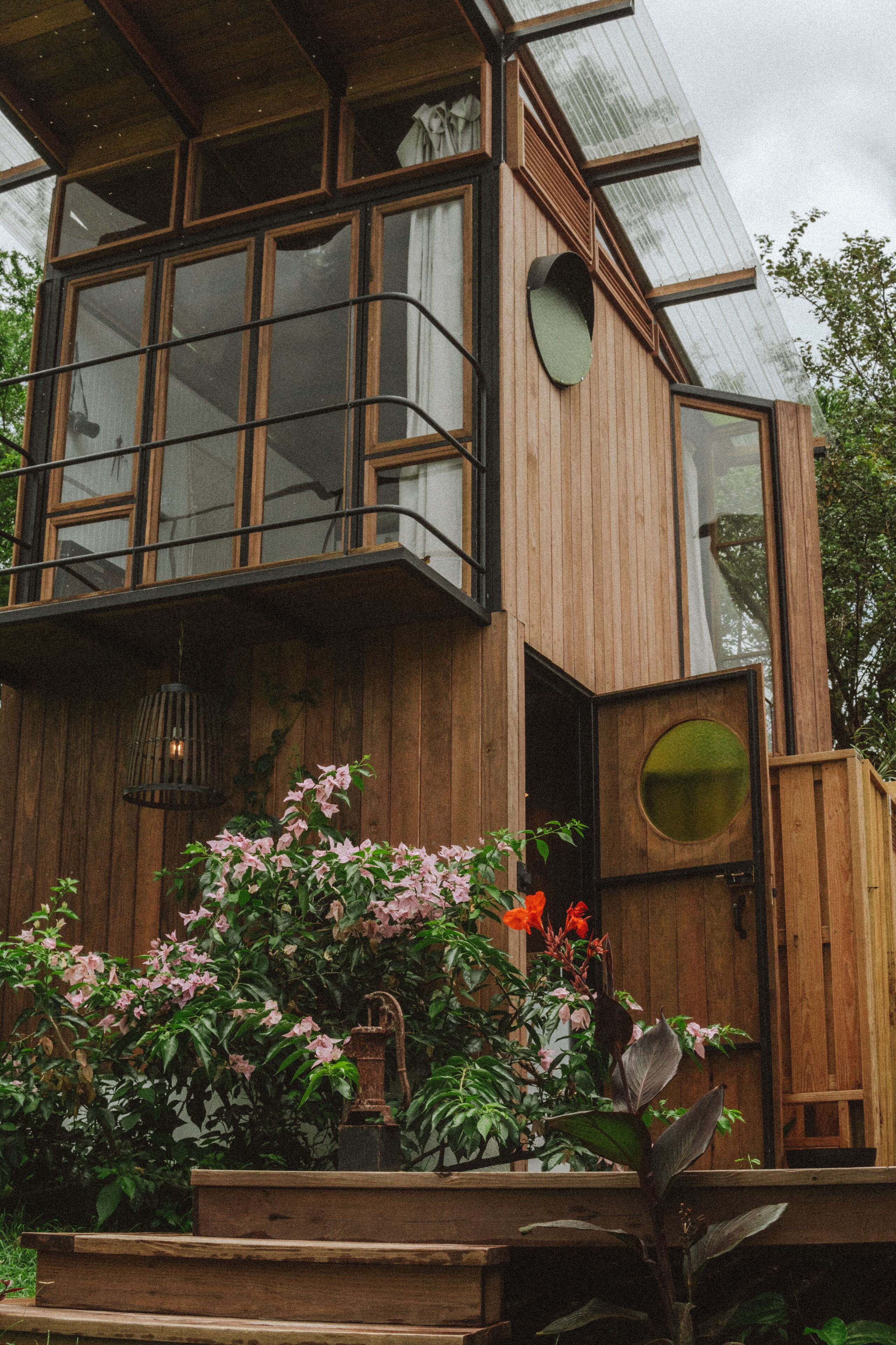 Deluxe Tree House, 1 Queen Bed, Kitchen, Garden View | Premium bedding, down duvets, in-room safe, individually decorated