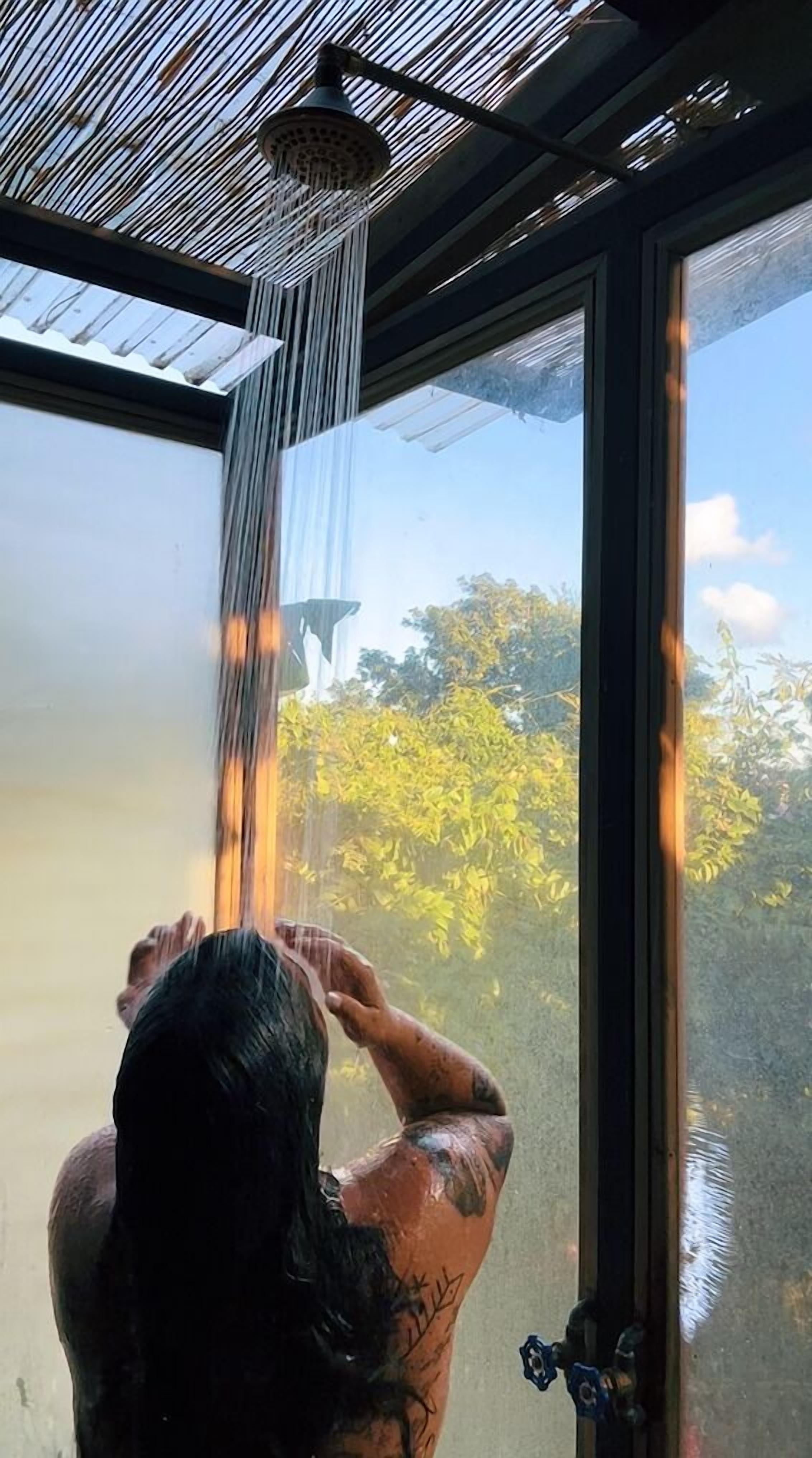 superior cabin, 1 king bed, kitchen, garden view | bathroom | shower, free toiletries, hair dryer, towels