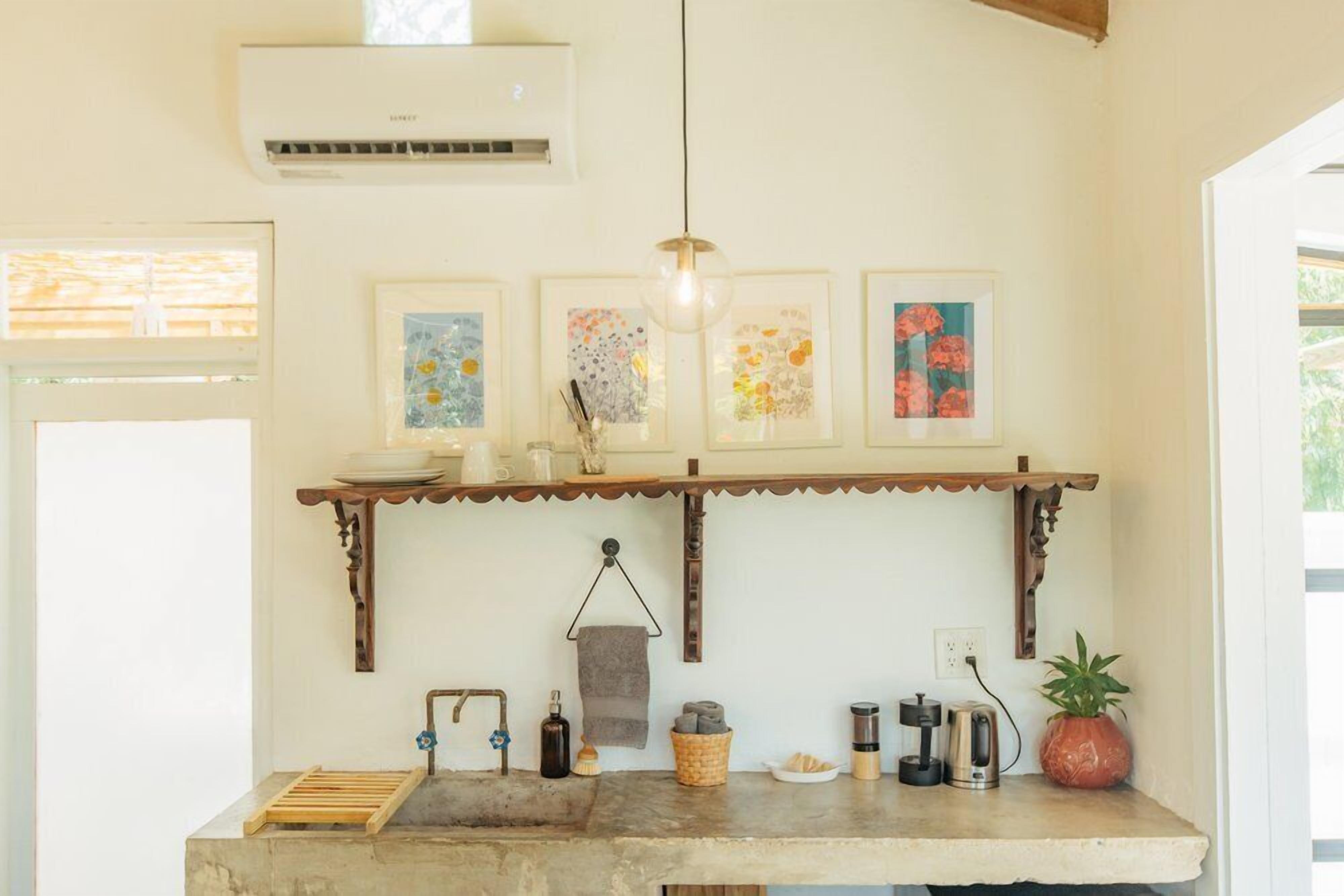 design studio suite, kitchen, garden view | private kitchen | mini-fridge, microwave, coffee/tea maker, electric kettle