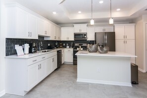 Apartment, 3 Schlafzimmer | Eigene Küche | Kühlschrank, Mikrowelle, Ofen, Herdplatte