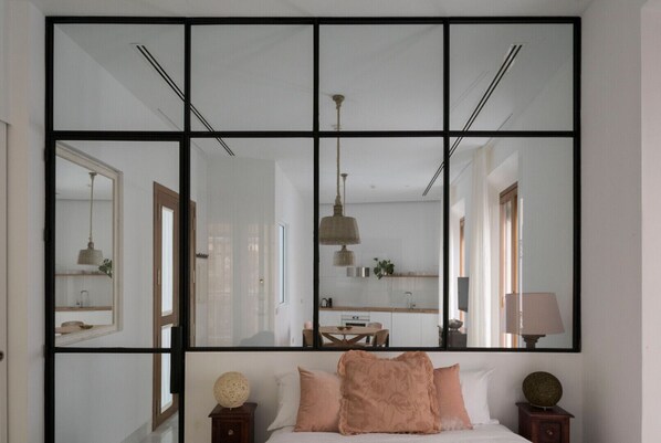 1 slaapkamer, een strijkplank/strijkijzer, internet, beddengoed