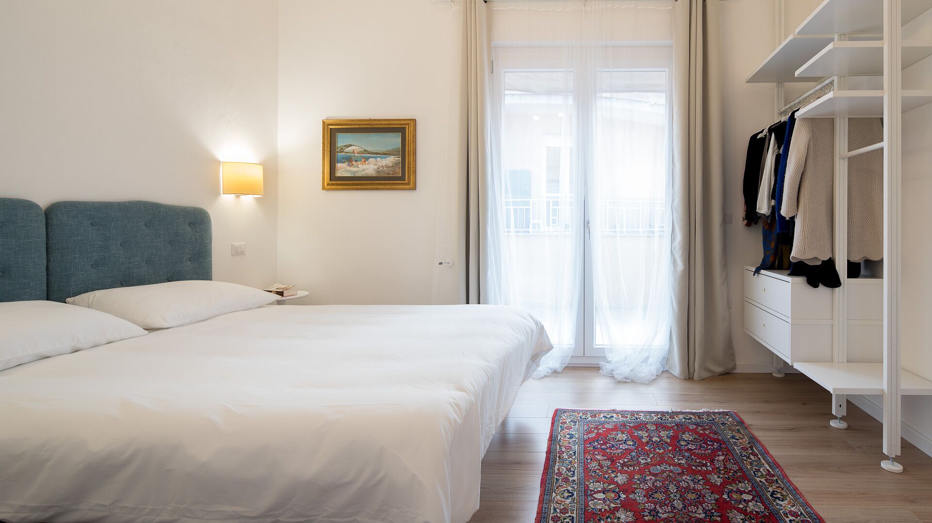 2 chambres, coffres-forts dans les chambres, fer et planche à repasser