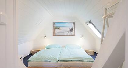 small cozy attic apartment f. 2 persons, garden, incl. Bed linen, wifi