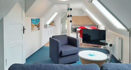 kleine gemütliche Mansardenwohnung f. 2 Personen, Garten, WLAN