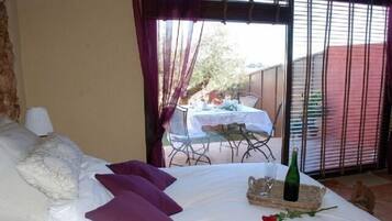 1 bedroom, iron/ironing board, travel crib, free WiFi