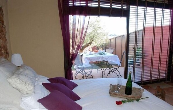 1 bedroom, iron/ironing board, travel cot, free WiFi