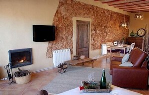 Téléviseur, foyer, lecteur de DVD, chaîne audio