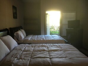 1 bedroom, desk, iron/ironing board, WiFi