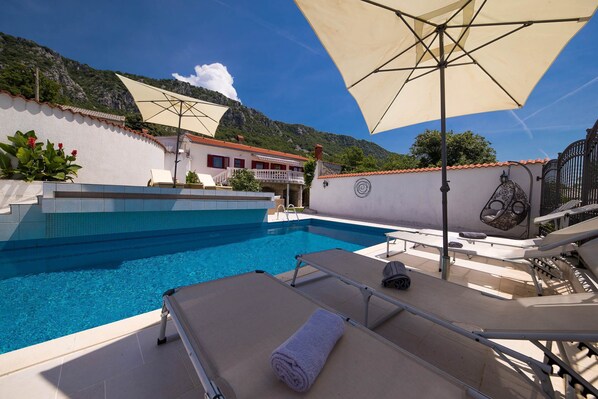 Piscina a l'aire lliure 