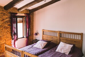 5 bedrooms, iron/ironing board, travel cot, free WiFi