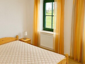 2 bedrooms, free Internet