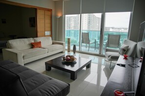 Smart TV, DVD player, table tennis, books