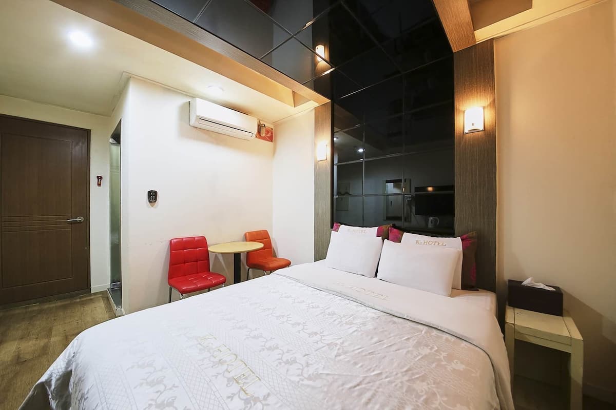 standard room | free wifi, bed sheets