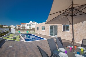 Outdoor dining - Beautiful 5 Star Holiday Villa in a Prime Location in Protaras (Protaras)