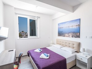 5 chambres, fer et planche à repasser, accès Internet, draps fournis