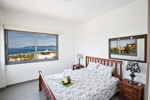 3 bedrooms, iron/ironing board, Internet, bed sheets