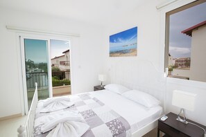 3 soverom, strykejern/-brett, internett (inkludert) og sengetøy