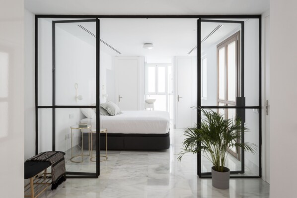 1 slaapkamer, een strijkplank/strijkijzer, wifi, beddengoed