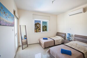 4 chambres, fer et planche à repasser, accès à Internet, literie fournie