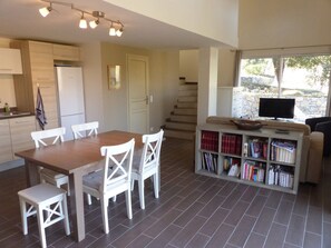 Dining - Beautiful guest house 60 M², 3*, in a quiet place with trees, closed property (Grasse)