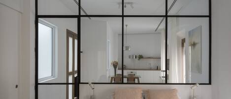 1 habitación, tabla de planchar con plancha, wifi y ropa de cama