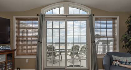 On the Beach - Lux Multi-Family House - Get the best weeks of 2026 Now!