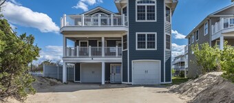 On the Beach - Lux Multi-Family House - Get the best weeks of 2026 Now!