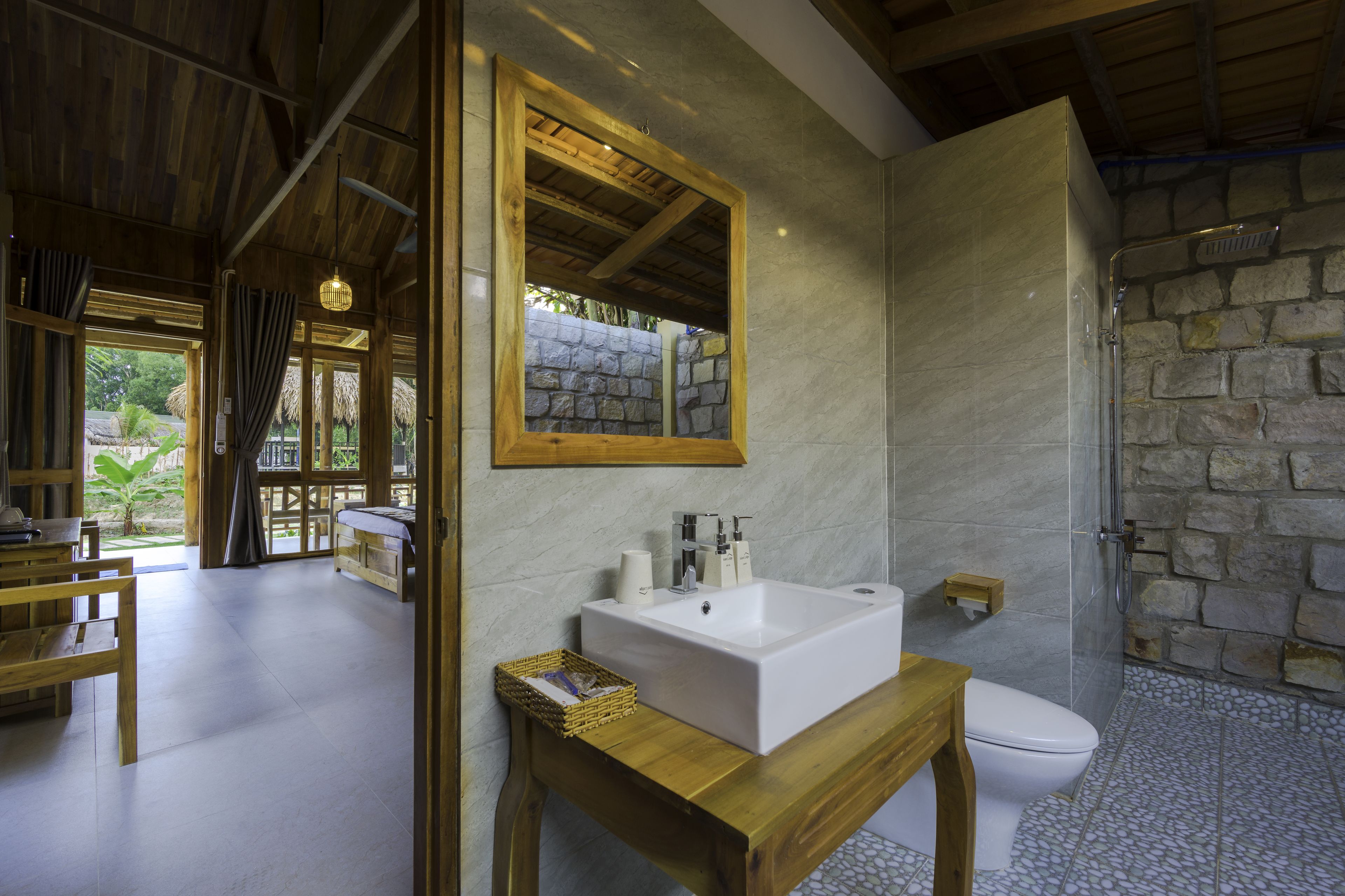 Photo - Island Lodge