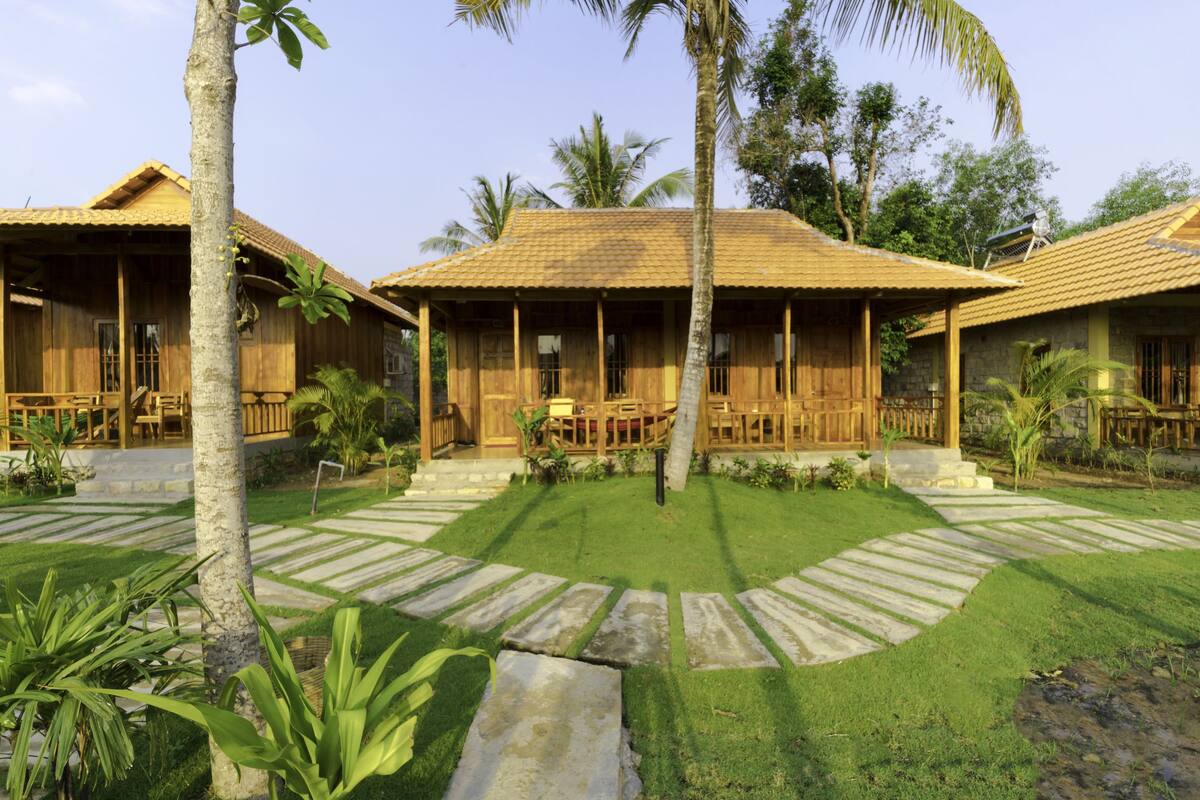 Bungalow Superior, 1 phòng ngủ, không hút thuốc, quang cảnh hồ bơi | Bộ đồ giường cao cấp, minibar, bàn 