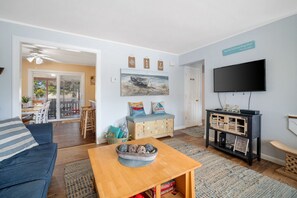 TV - ⭐️The Lucky 7 Beach House⭐️Water view⭐️4 bedroom⭐️ (Brigantine)