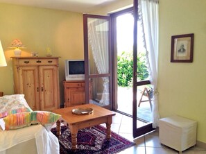 1 chambre, fer et planche à repasser, accès Internet