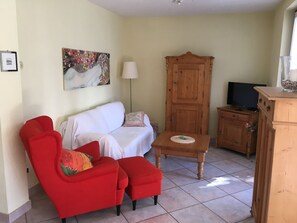 Télévision, livres, chaîne hi-fi