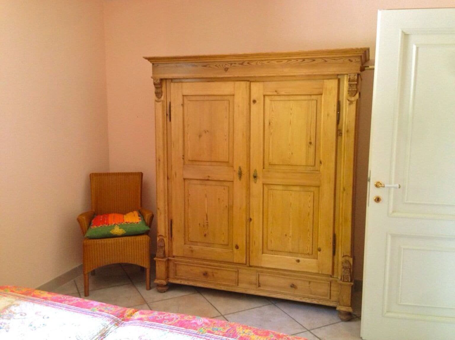 1 chambre, fer et planche à repasser, accès Internet