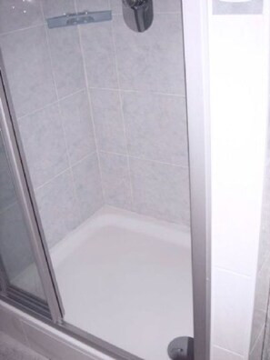 Dusche, Handtücher, Seife, Shampoo